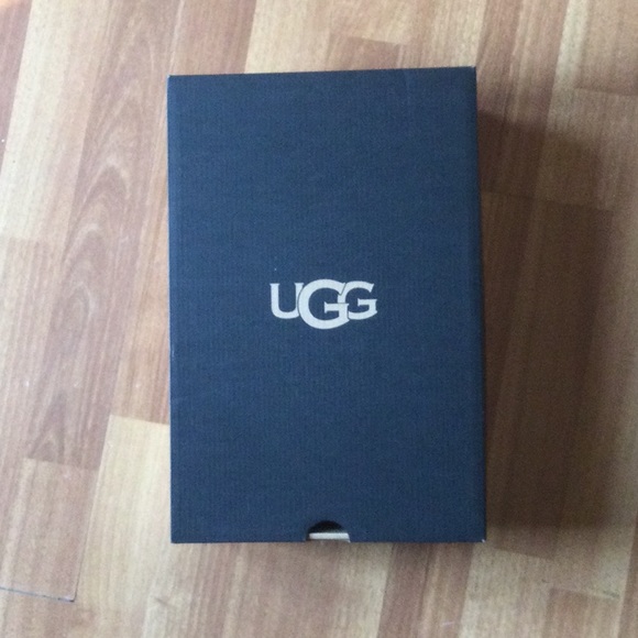 Ugg m/3236 m neumel size 7 - Picture 9 of 9